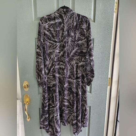 Michael kors Georgette Handkerchief Shirtdress, size med, black and white palm - Picture 1 of 11